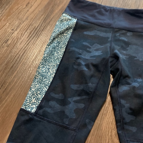 Lululemon leggings - Picture 3 of 4